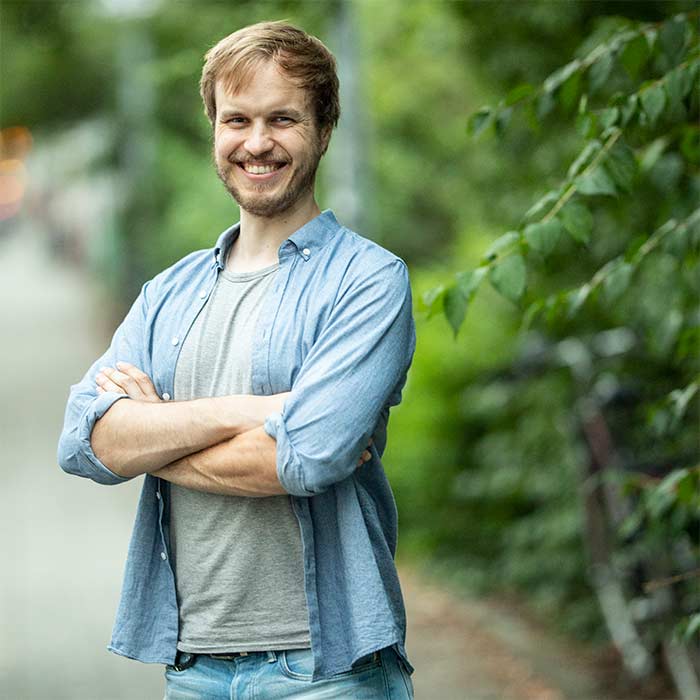 Portrait photo of Andi Siess, author of patternpanda.org